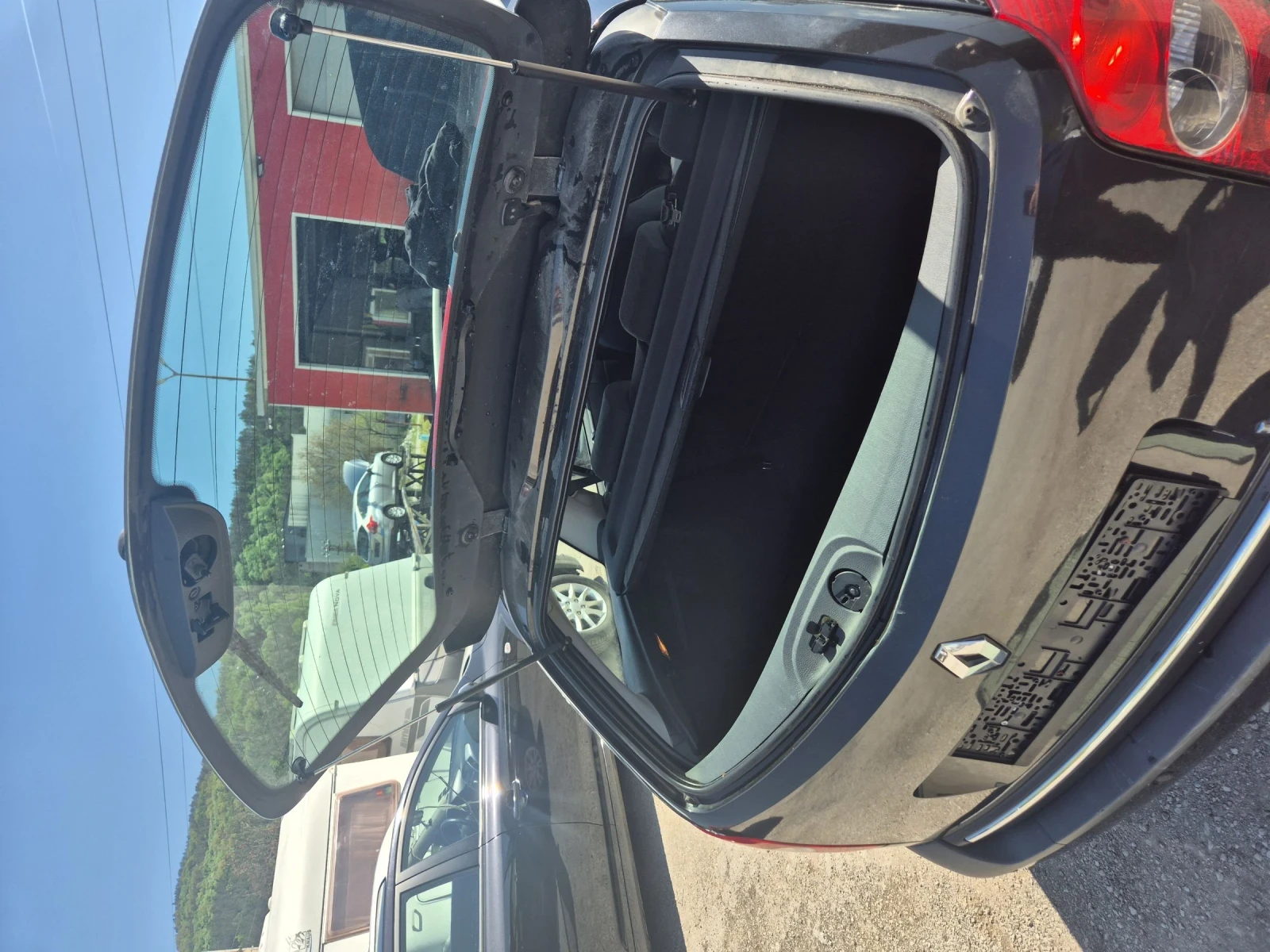 Renault Laguna 2.0 I 16 V PRIVILEGE, снимка 14 - Автомобили и джипове - 54337151