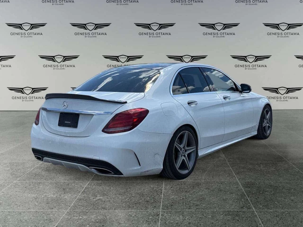 Mercedes-Benz C 300 * AWD | Premium Audio | Leather | Sunroof * CARFAX, снимка 6 - Автомобили и джипове - 54791730
