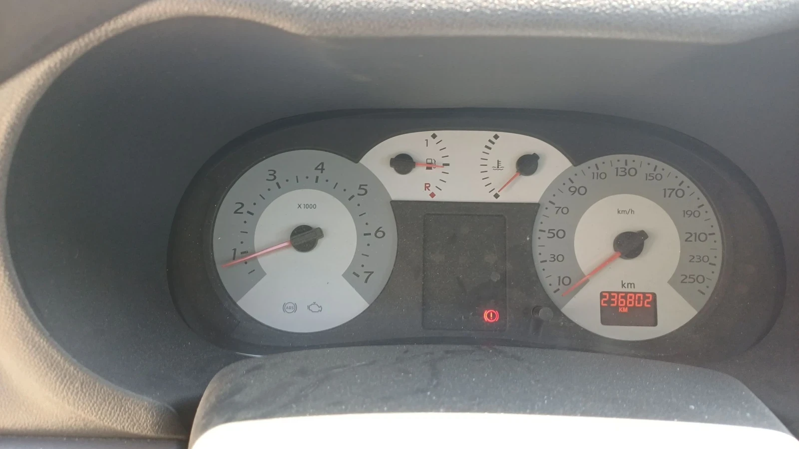 Renault Symbol, снимка 5 - Автомобили и джипове - 55244811