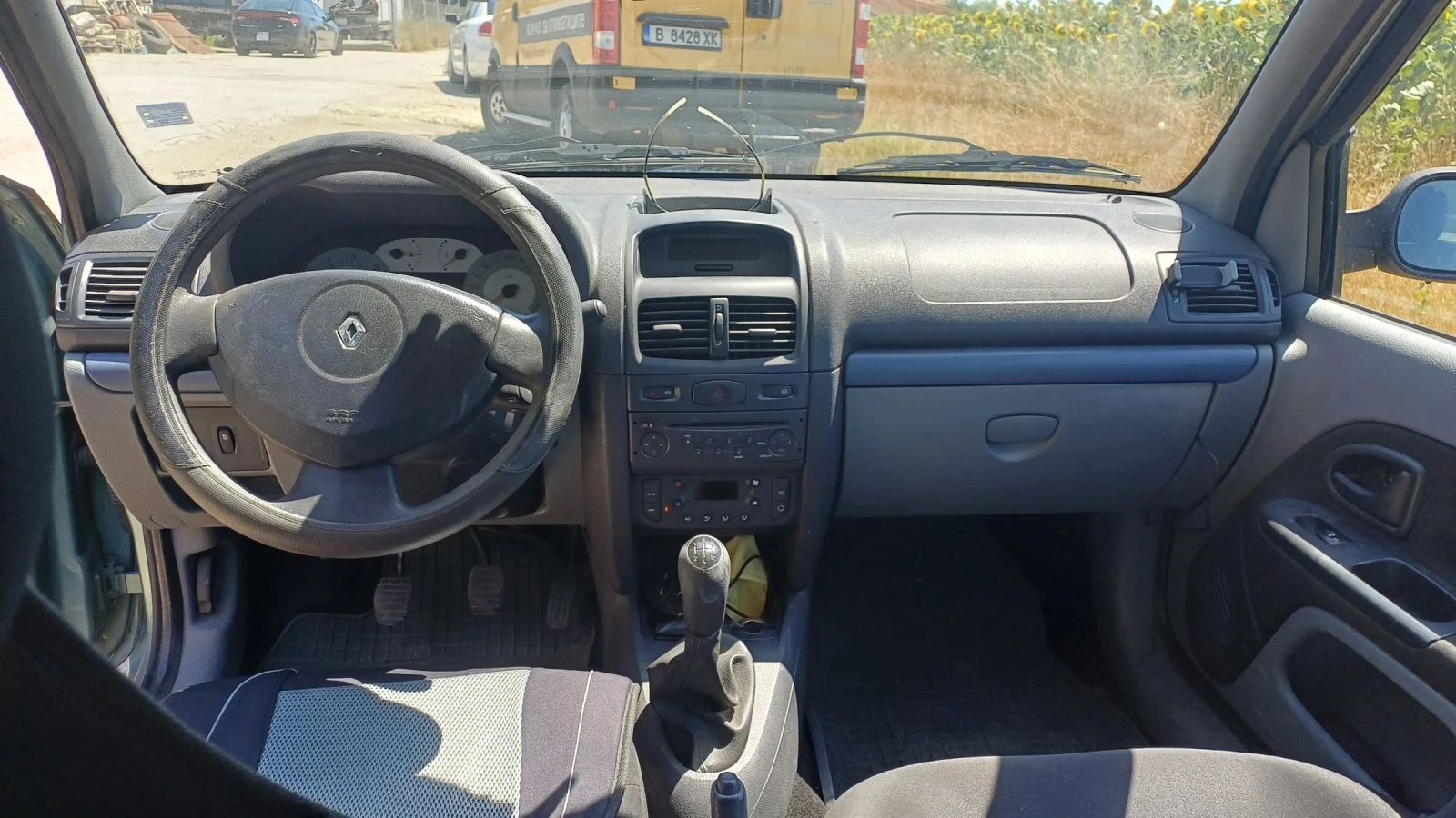 Renault Symbol, снимка 6 - Автомобили и джипове - 55244811