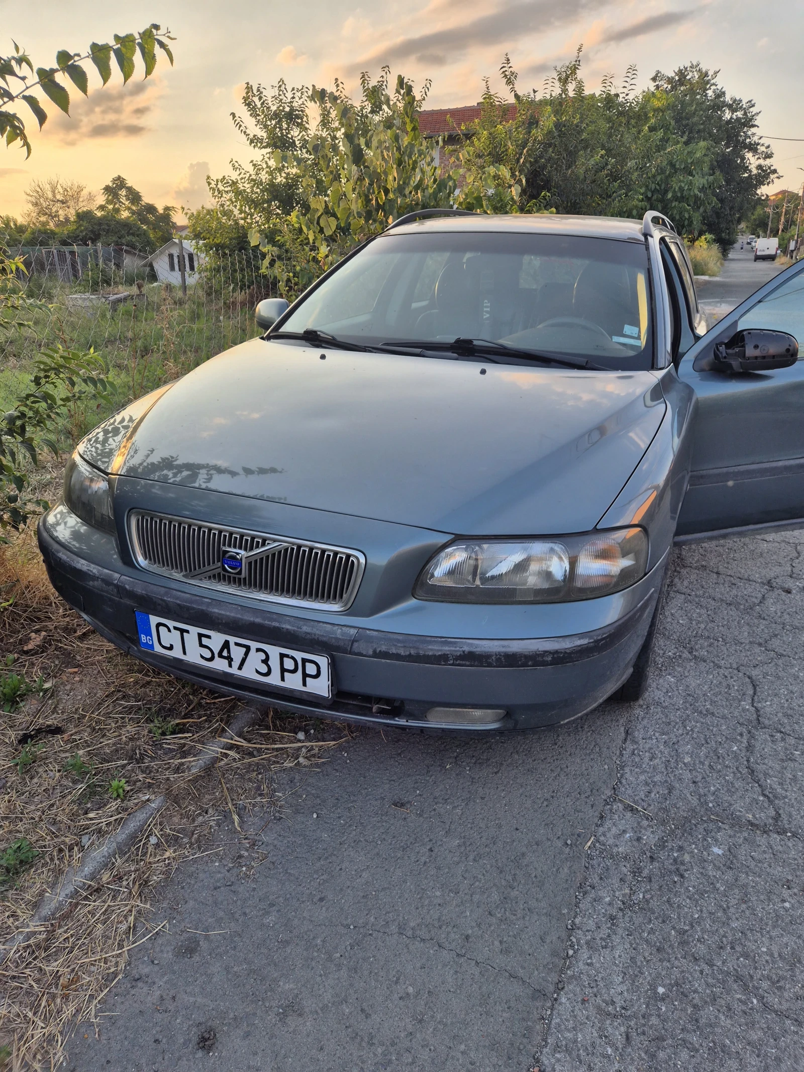 Volvo V70, снимка 4 - Автомобили и джипове - 55449816