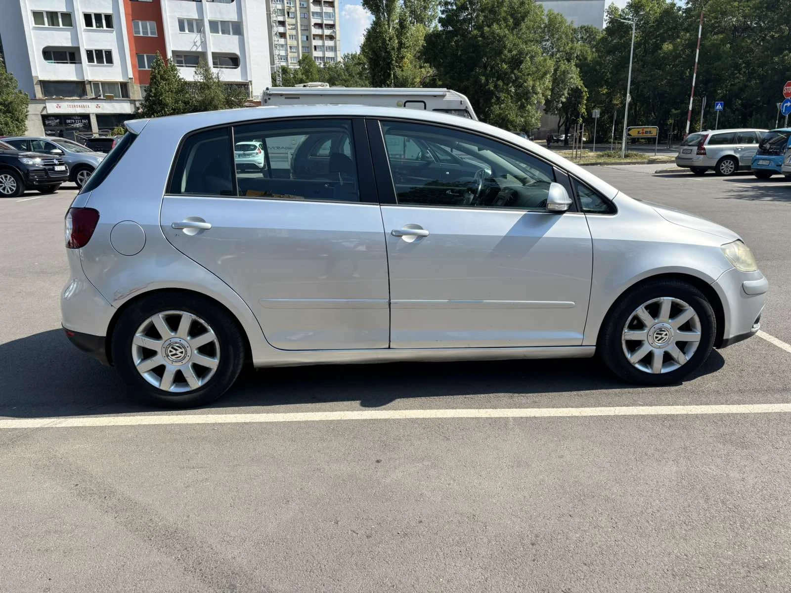 VW Golf Plus 1.6 FSI, снимка 8 - Автомобили и джипове - 55593772