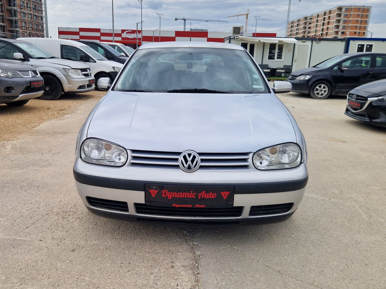 VW Golf 1.9 тди 110кс/ Климатик / Регистриран / Теглич , снимка 2 - Автомобили и джипове - 55842013