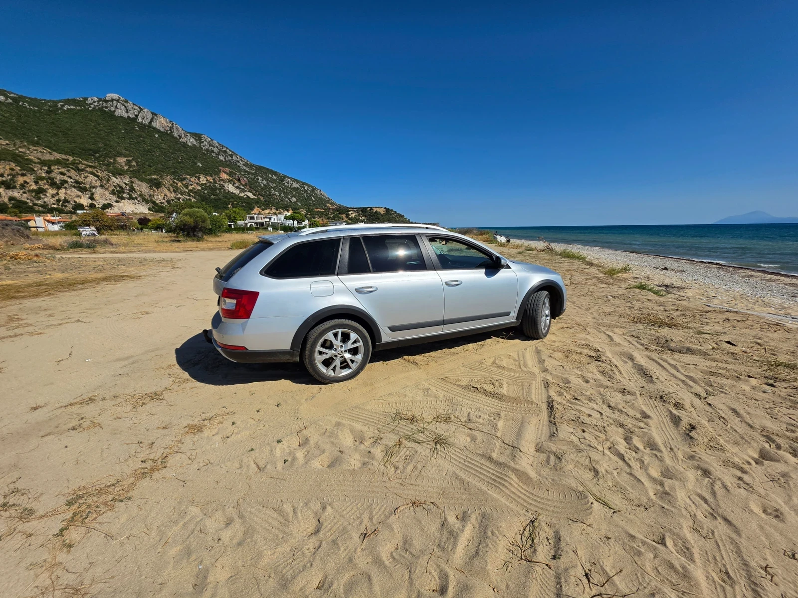 Skoda Octavia Scout, снимка 2 - Автомобили и джипове - 56012010