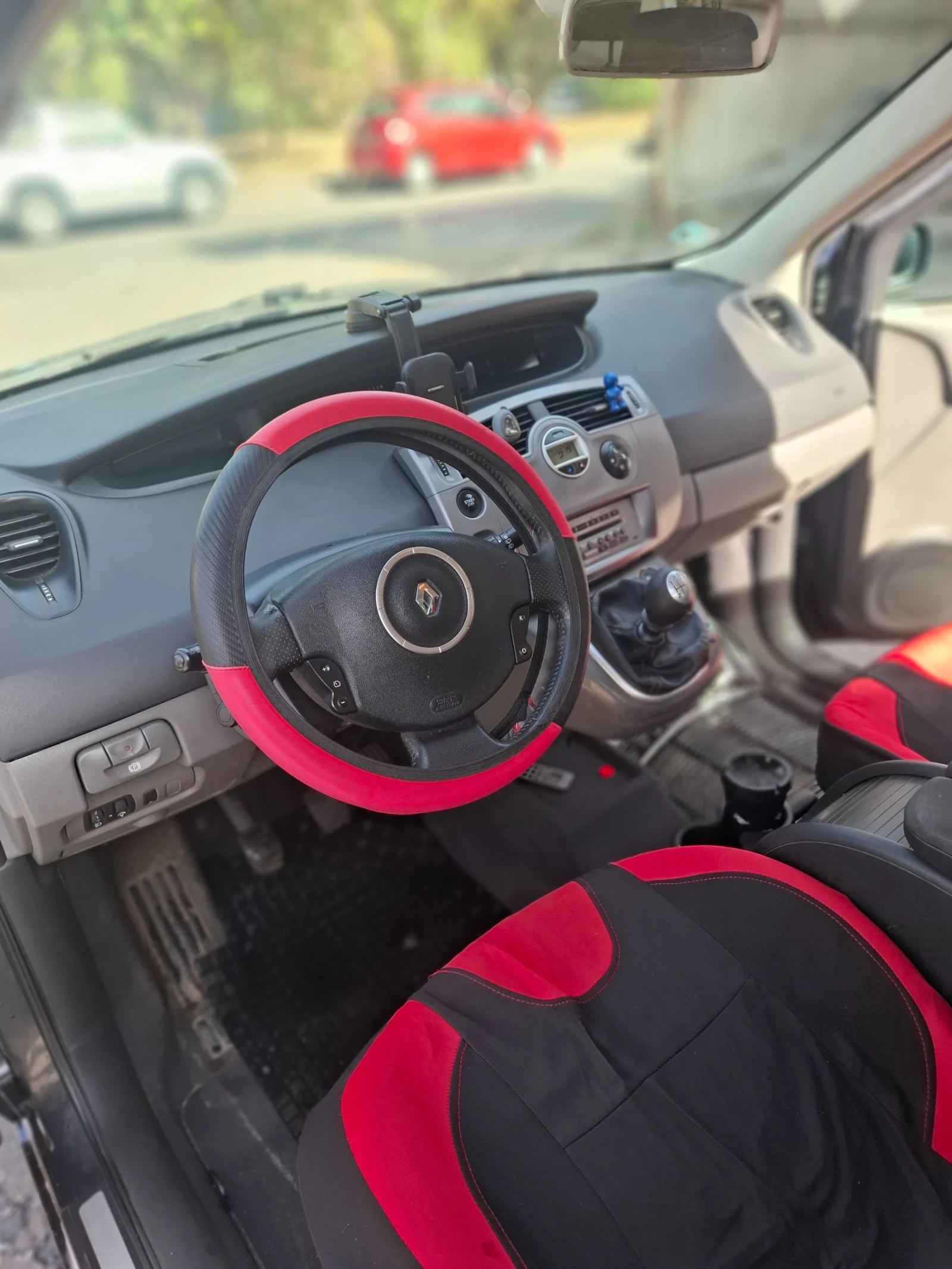 Renault Scenic 2000, снимка 9 - Автомобили и джипове - 56334181