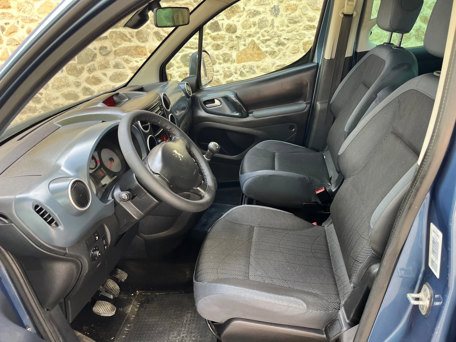 Peugeot Partner 1.6HDI Tepee, снимка 9 - Автомобили и джипове - 56522245