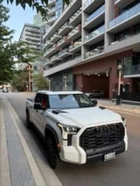 Toyota Tundra * Limited Hybrid * CARFAX * , снимка 4 - Автомобили и джипове - 56256543