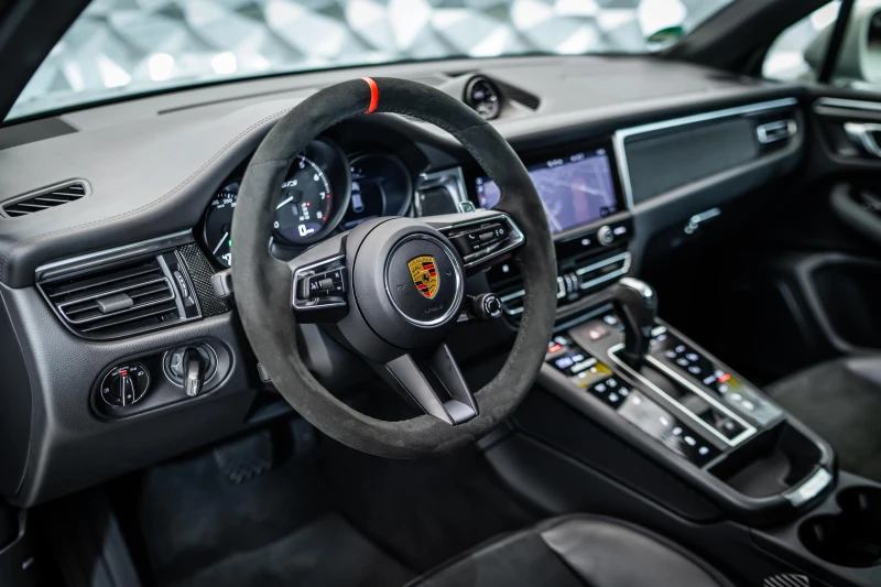 Porsche Macan GTS* Bose* SportChrono* Alcantara* Carbon, снимка 8 - Автомобили и джипове - 48154870