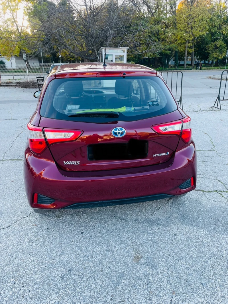 Toyota Yaris Октомври 2017г., снимка 6 - Автомобили и джипове - 52998076