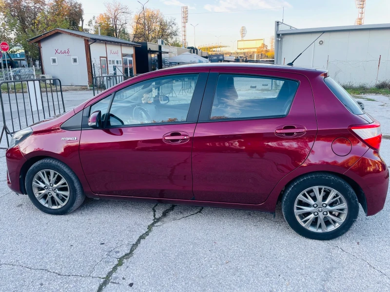 Toyota Yaris Октомври 2017г., снимка 7 - Автомобили и джипове - 52998076