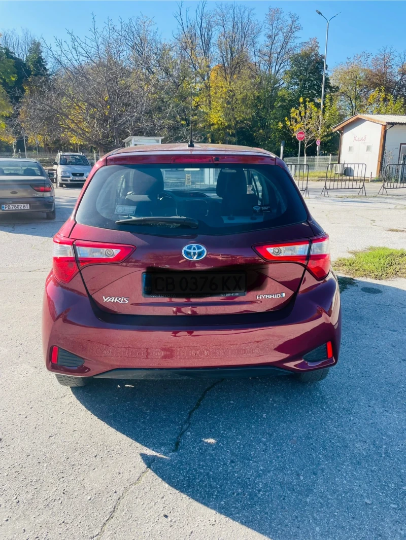 Toyota Yaris Октомври 2017г., снимка 2 - Автомобили и джипове - 52998076