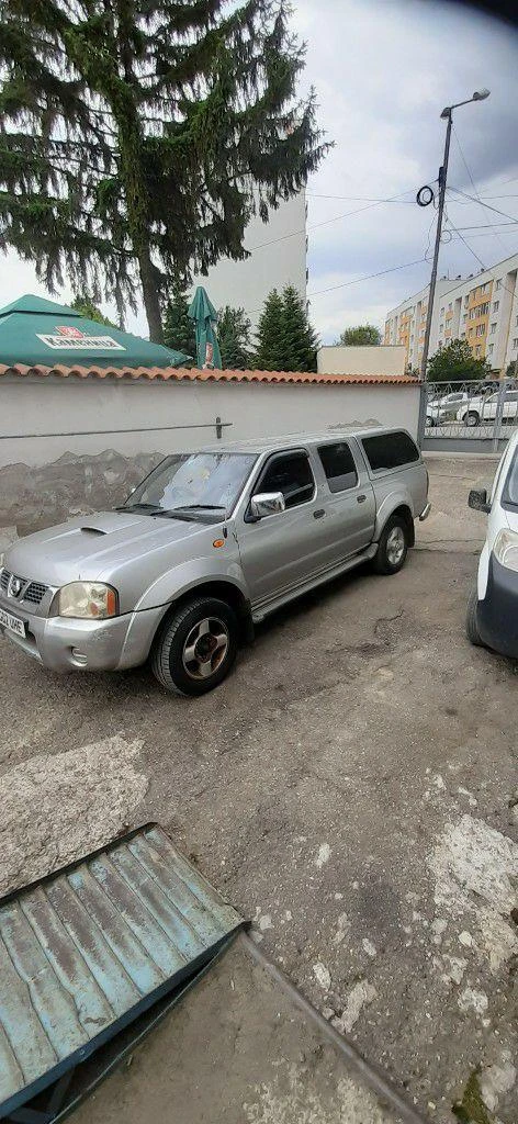 Nissan Navara 2.5td, снимка 1 - Автомобили и джипове - 21410834