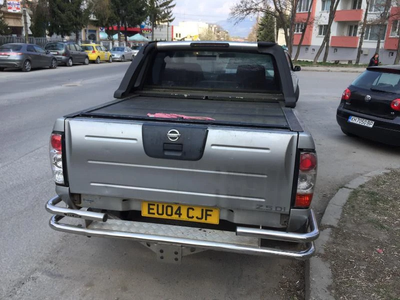 Nissan Navara 2.5td, снимка 8 - Автомобили и джипове - 21410834