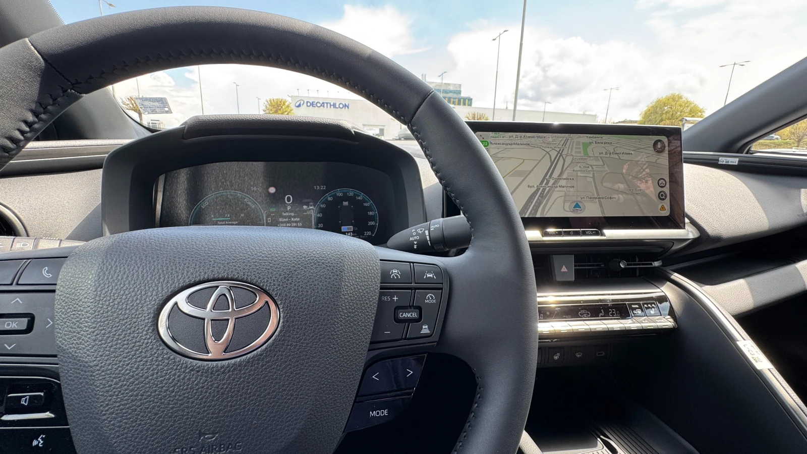 Toyota C-HR 2.0 HEV TEAM D FULL TOP НАЛИЧНА - изображение 10