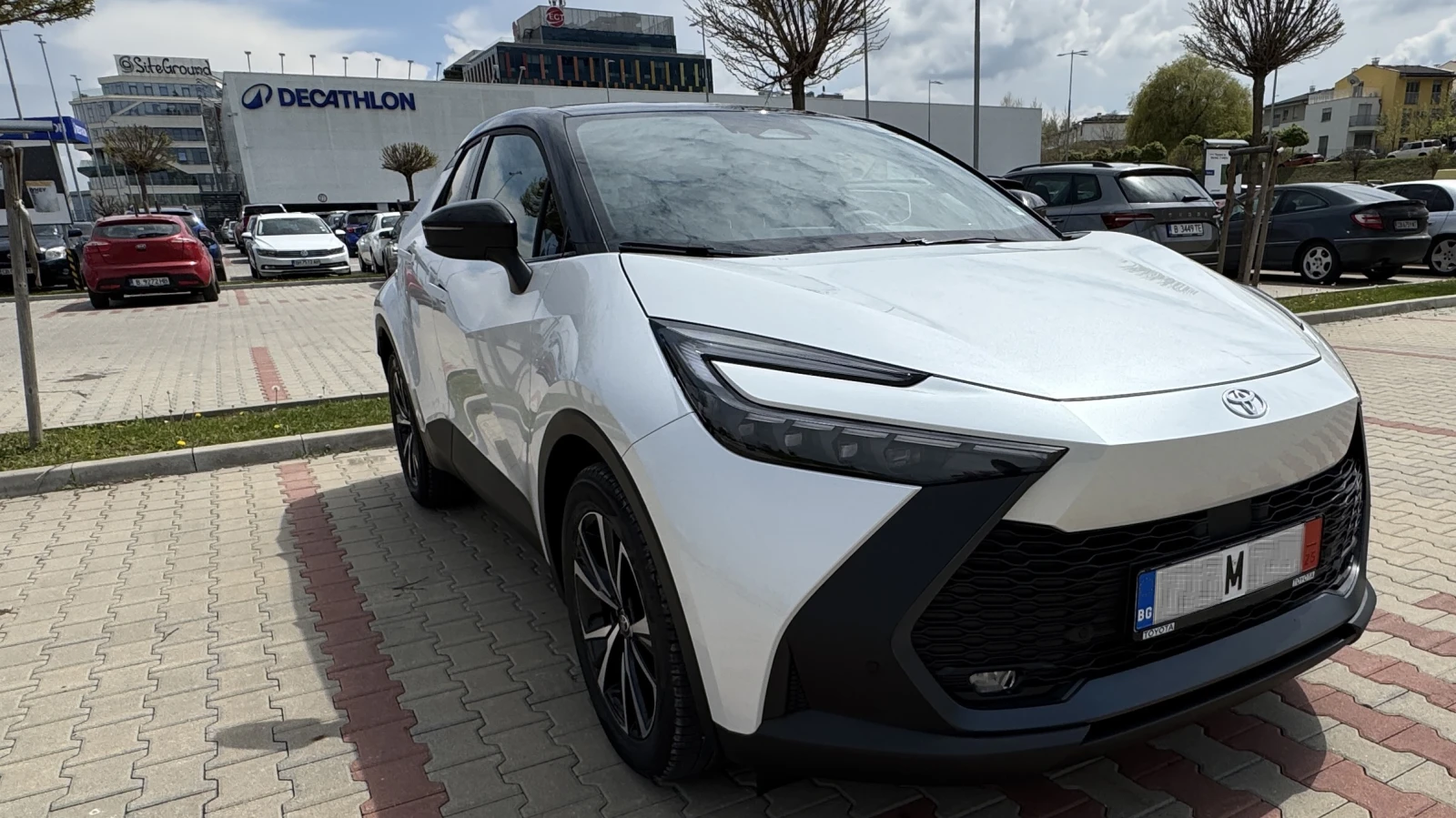 Toyota C-HR 2.0 HEV TEAM D FULL TOP НАЛИЧНА - изображение 3