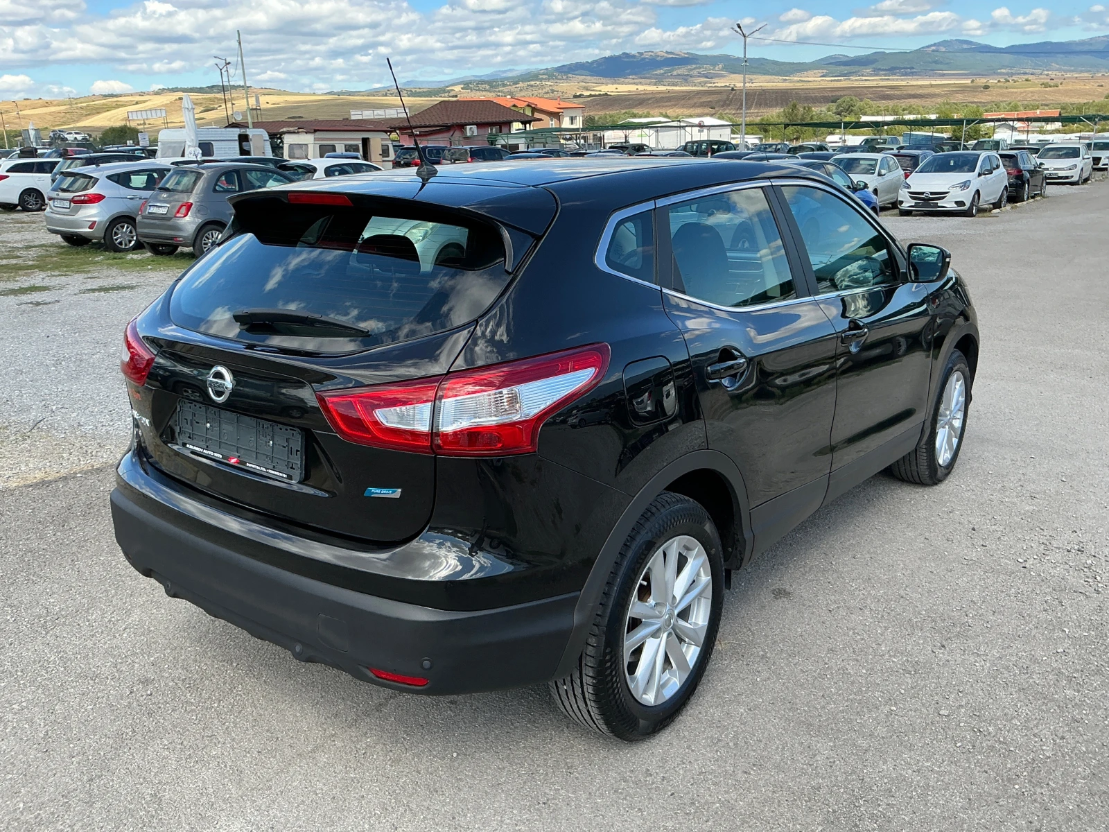 Nissan Qashqai 1.5 DCI - изображение 8