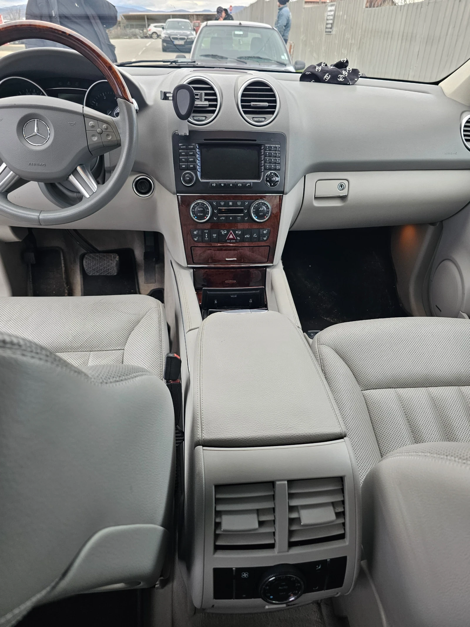 Mercedes-Benz ML 500  - изображение 8