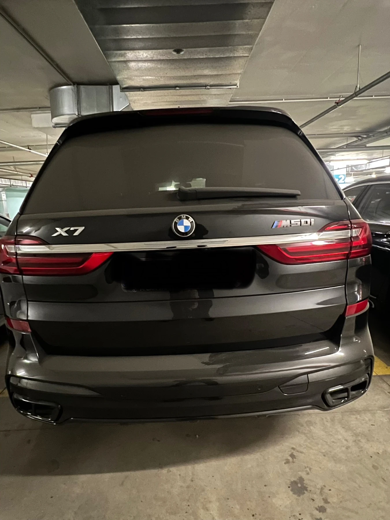 BMW X7 M-Paket M50i - изображение 9