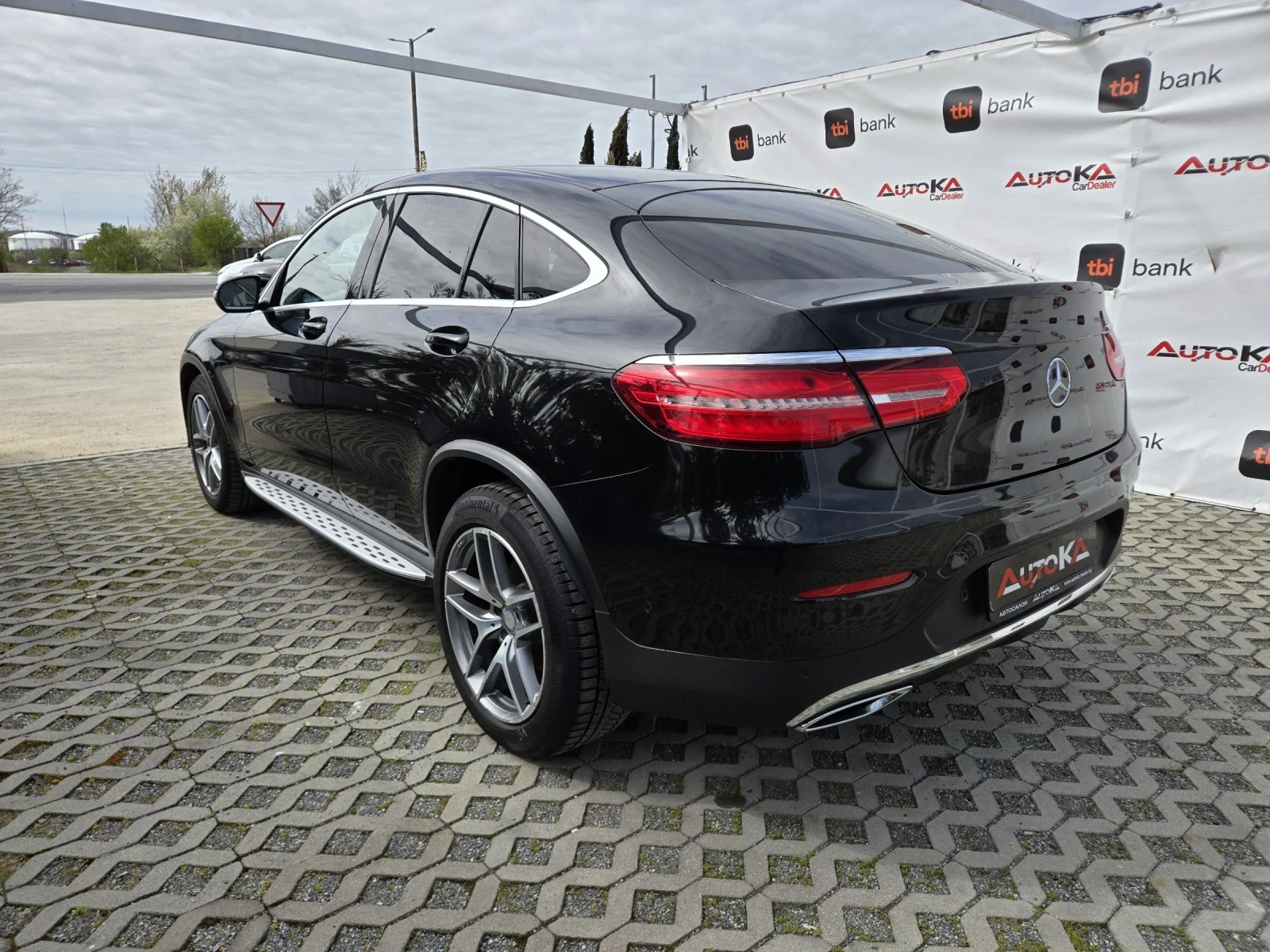 Mercedes-Benz GLC 250 2.2CDI-204кс= COUPE= AMG LINE= 9G= BURMESTER, снимка 5 - Автомобили и джипове - 54195292