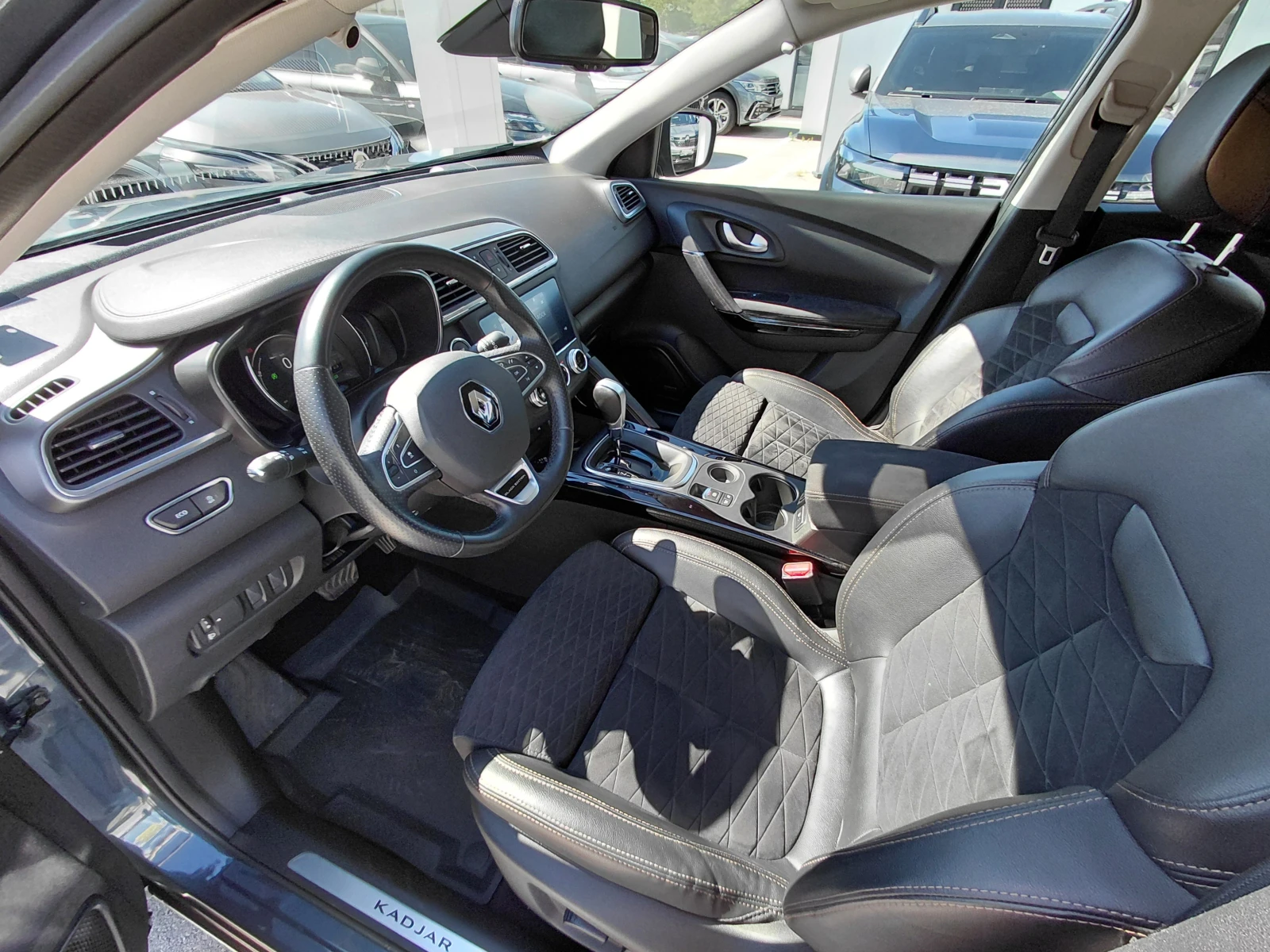 Renault Kadjar 1.3TCe/160к.с/Bose Edition/EDC, снимка 12 - Автомобили и джипове - 54994583