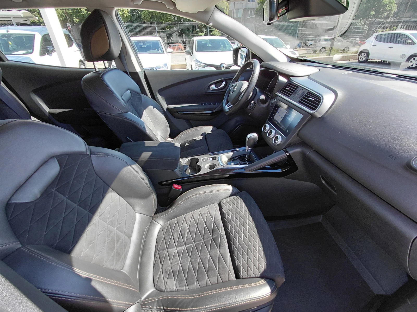 Renault Kadjar 1.3TCe/160к.с/Bose Edition/EDC, снимка 15 - Автомобили и джипове - 54994583