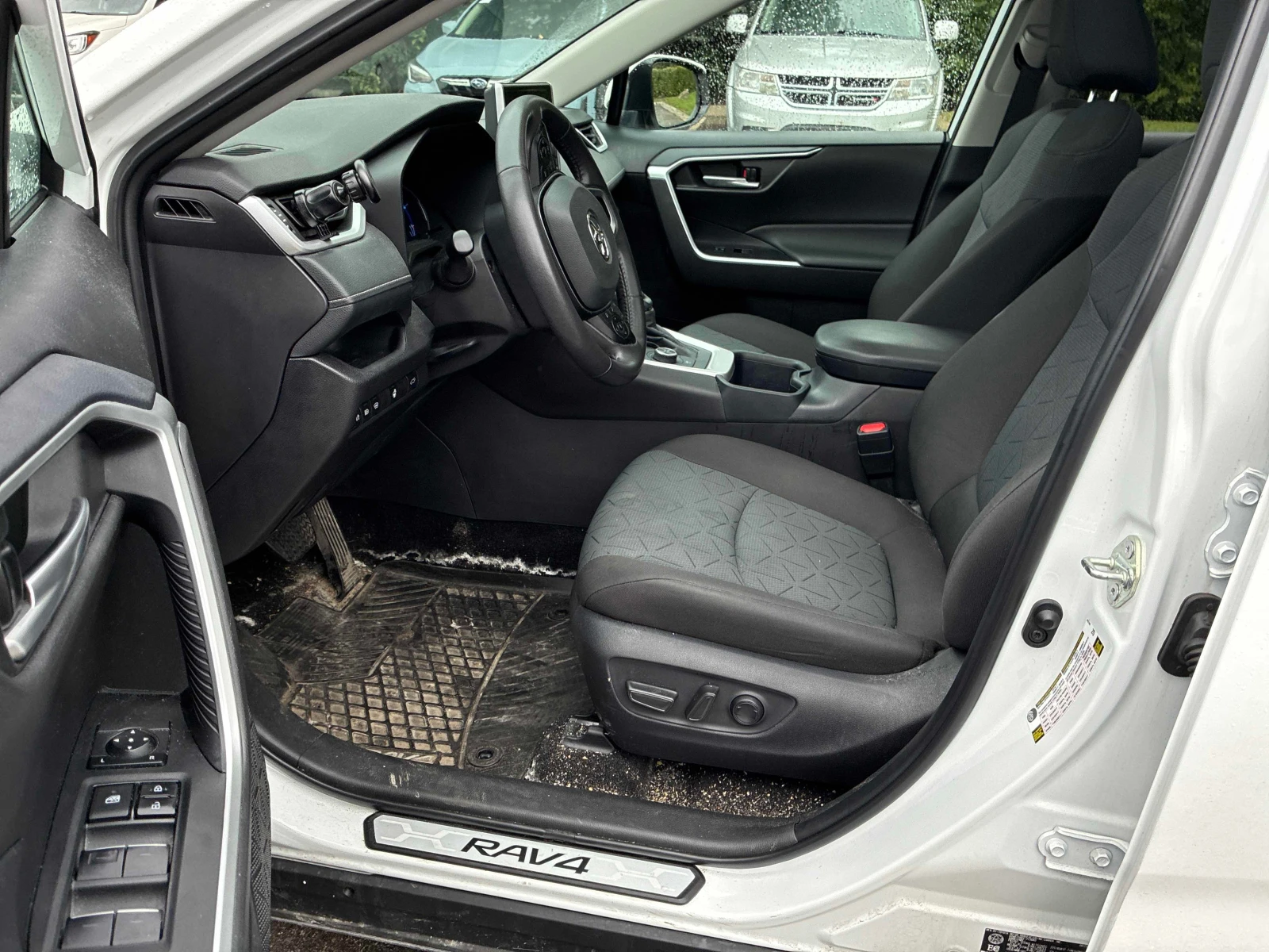 Toyota Rav4 * Hybrid XLE * ПОДГРЕВ* ПАНОРАМА* , снимка 5 - Автомобили и джипове - 56104453