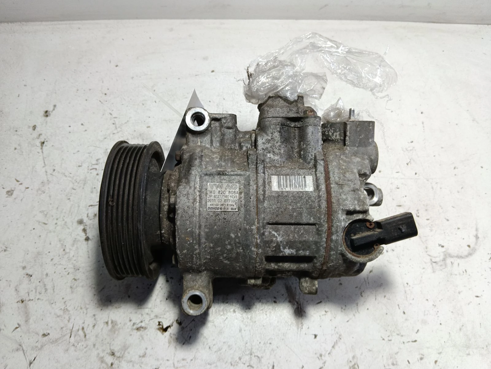 компресор климатик Фолксваген Пасат 1.6TDI 1K0820808A 6SEU14C
