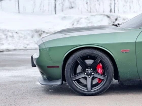 Dodge Challenger * SRT 392 * PANO* ПОДГРЕВ* KEYLESS* , снимка 7 - Автомобили и джипове - 53641855