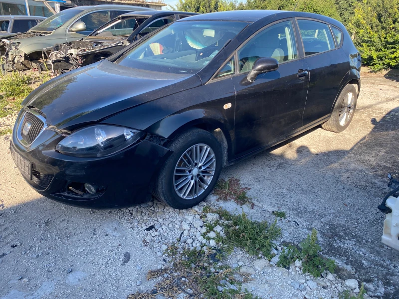 Seat Leon 1.6i, снимка 2 - Автомобили и джипове - 38069436