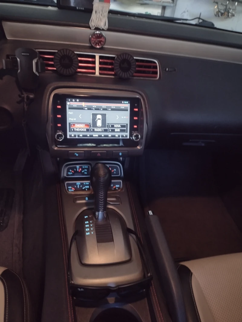 Chevrolet Camaro 6.2L-SS, снимка 13 - Автомобили и джипове - 52442326