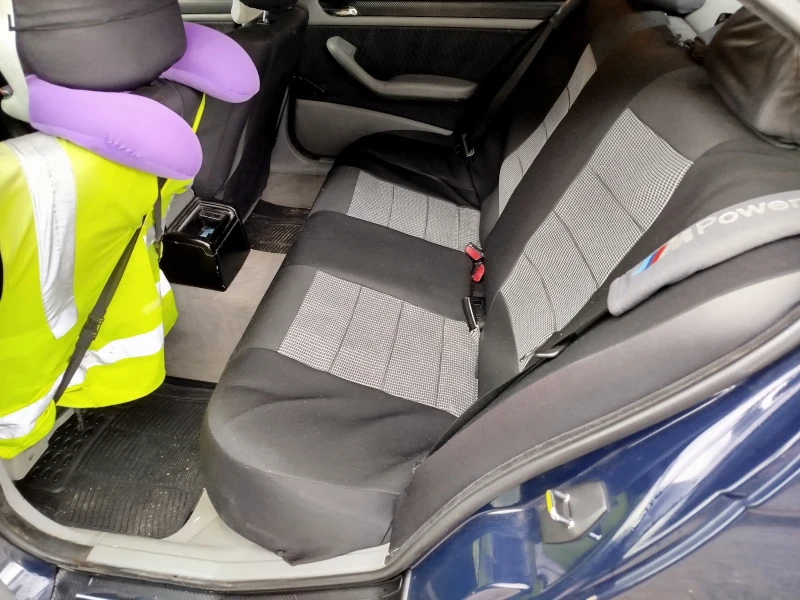 BMW 320, снимка 10 - Автомобили и джипове - 52016657