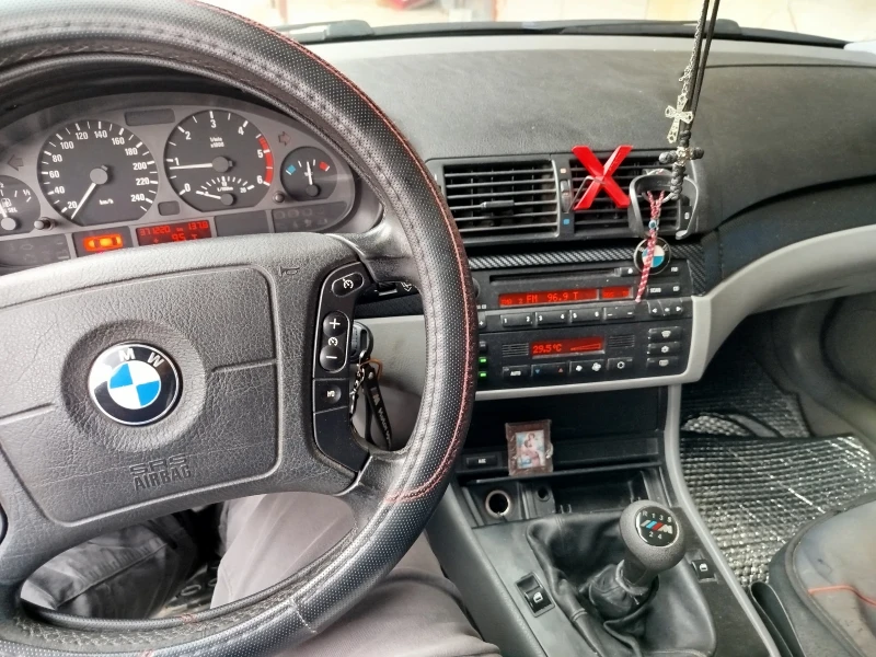 BMW 320, снимка 6 - Автомобили и джипове - 52016657