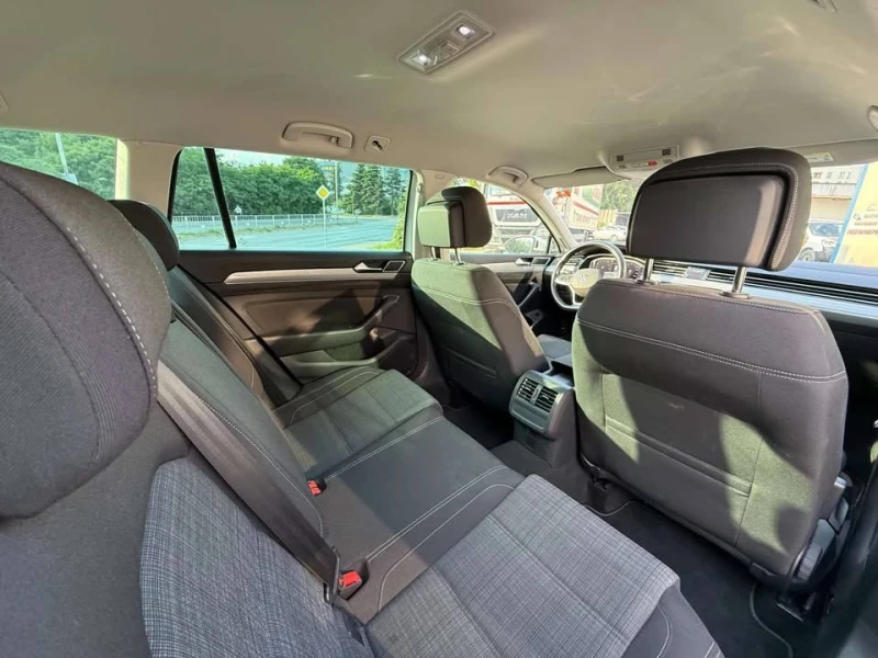 VW Passat 1.5 TSI, снимка 5 - Автомобили и джипове - 52451318