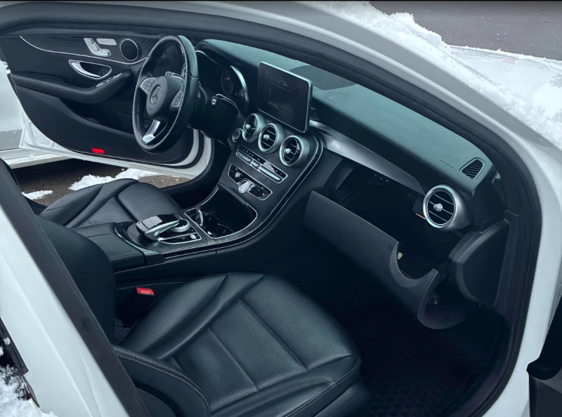 Mercedes-Benz C 300, снимка 11 - Автомобили и джипове - 52493501