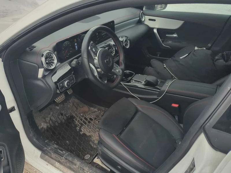 Mercedes-Benz CLA 250 * CARFAX * БЕЗ ПЪРВОНАЧАЛНА ВНОСКА, снимка 4 - Автомобили и джипове - 53182844