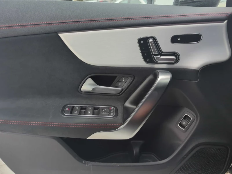 Mercedes-Benz CLA 250 * CARFAX * БЕЗ ПЪРВОНАЧАЛНА ВНОСКА, снимка 8 - Автомобили и джипове - 53182844