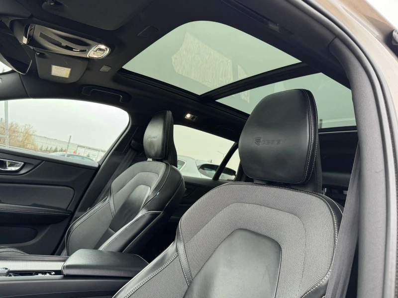Volvo V60 D4 2.0d R- DESIGN, снимка 11 - Автомобили и джипове - 53232879
