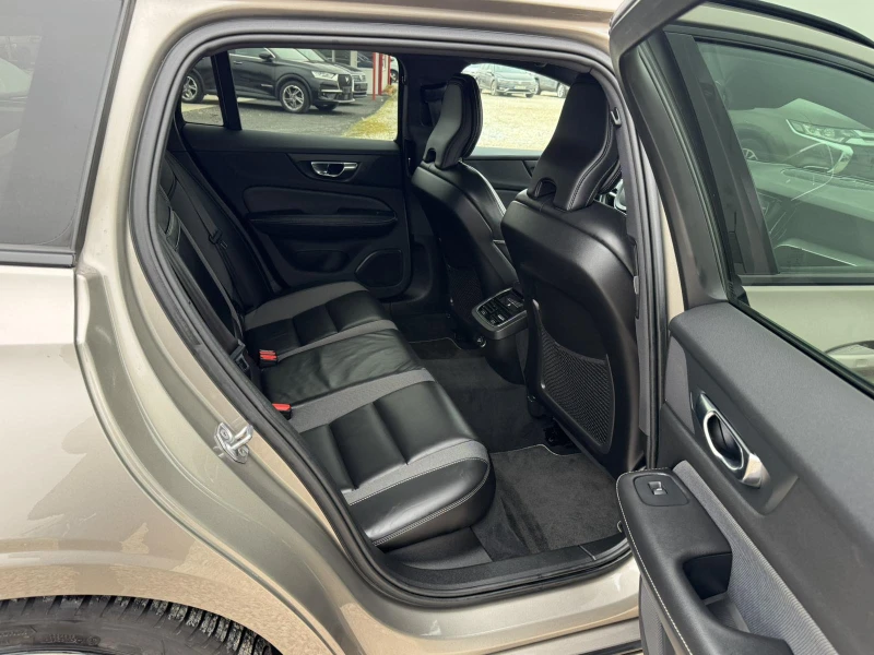 Volvo V60 D4 2.0d R- DESIGN, снимка 15 - Автомобили и джипове - 53232879