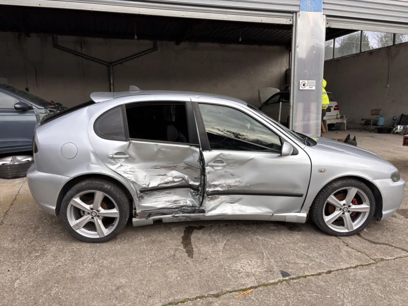 Seat Leon 130 ASZ, снимка 4 - Автомобили и джипове - 53263225