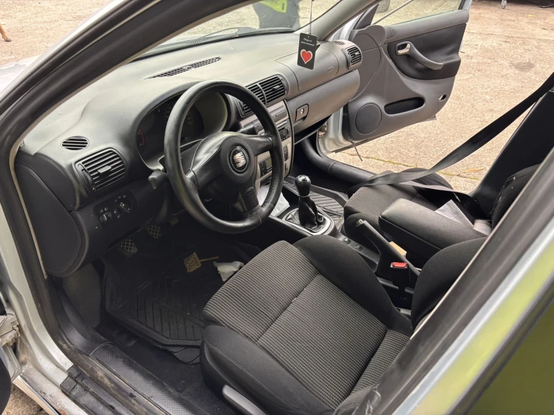 Seat Leon 130 ASZ, снимка 7 - Автомобили и джипове - 53263225