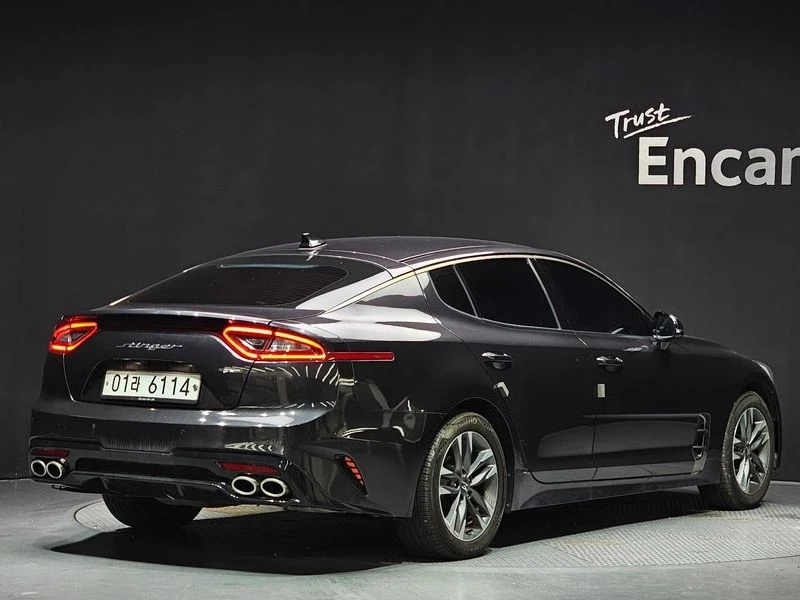 Kia Stinger 2.2 Diesel 2WD| 200к.с.| ВКЛ.ТЕХНОТЕСТ, снимка 2 - Автомобили и джипове - 55261377