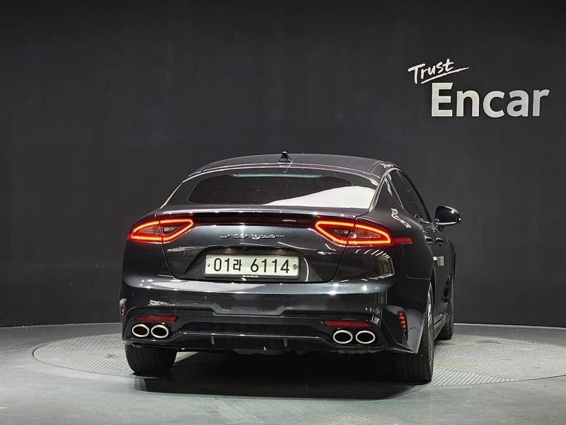 Kia Stinger 2.2 Diesel 2WD| 200к.с.| ВКЛ.ТЕХНОТЕСТ, снимка 4 - Автомобили и джипове - 55261377