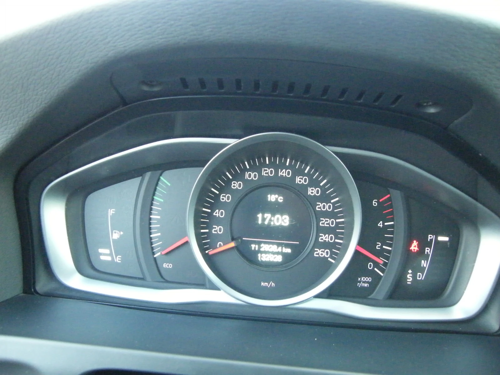 Volvo V60 2.0 D3 132000km. NAVI-AVTOMAT | Mobile.bg   9