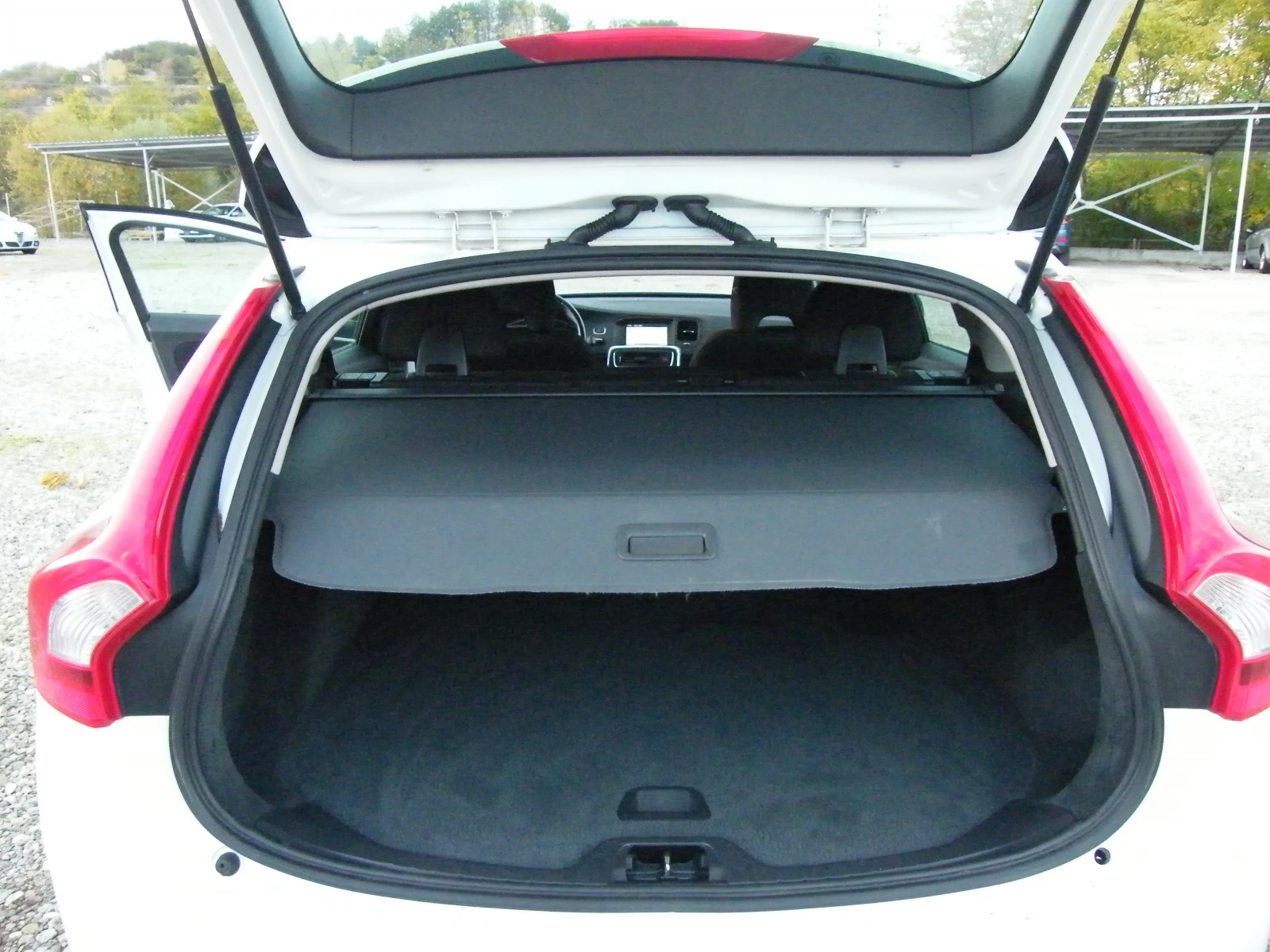 Volvo V60 2.0 D3 132000km. NAVI-AVTOMAT | Mobile.bg   13