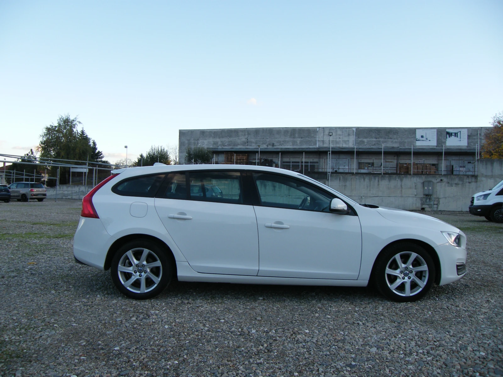 Volvo V60 2.0 D3 132000km. NAVI-AVTOMAT | Mobile.bg   3