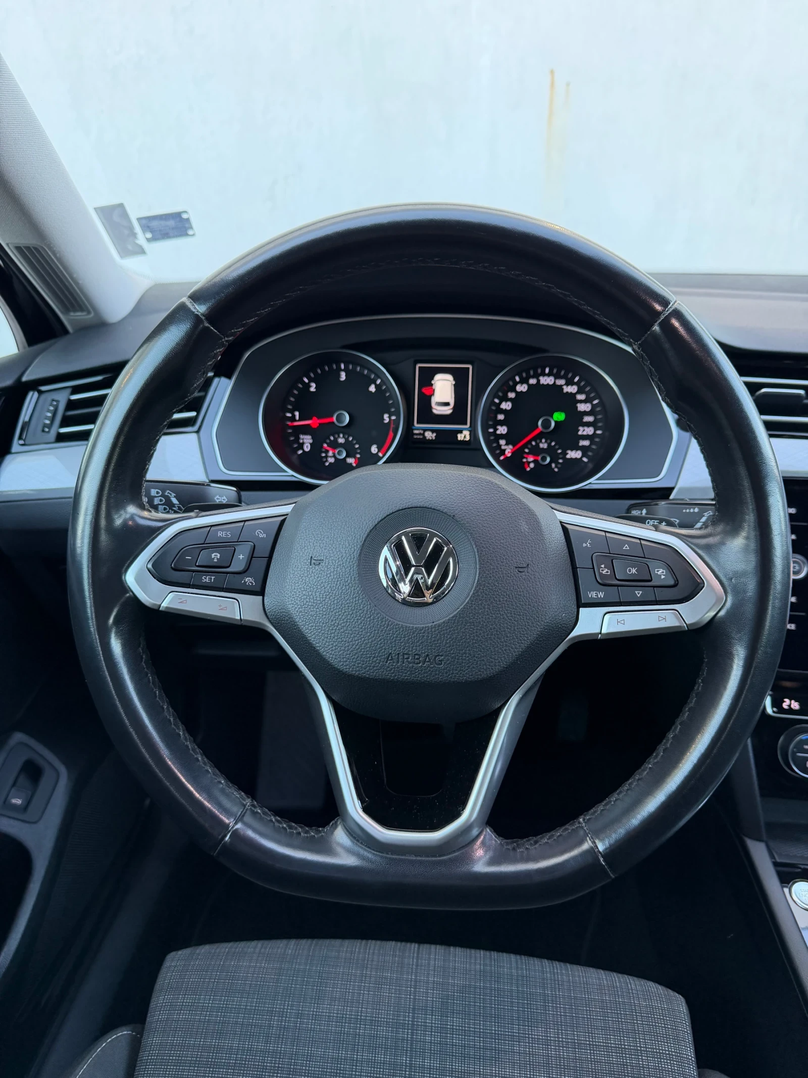 VW Passat 2.0 TDI  - изображение 8