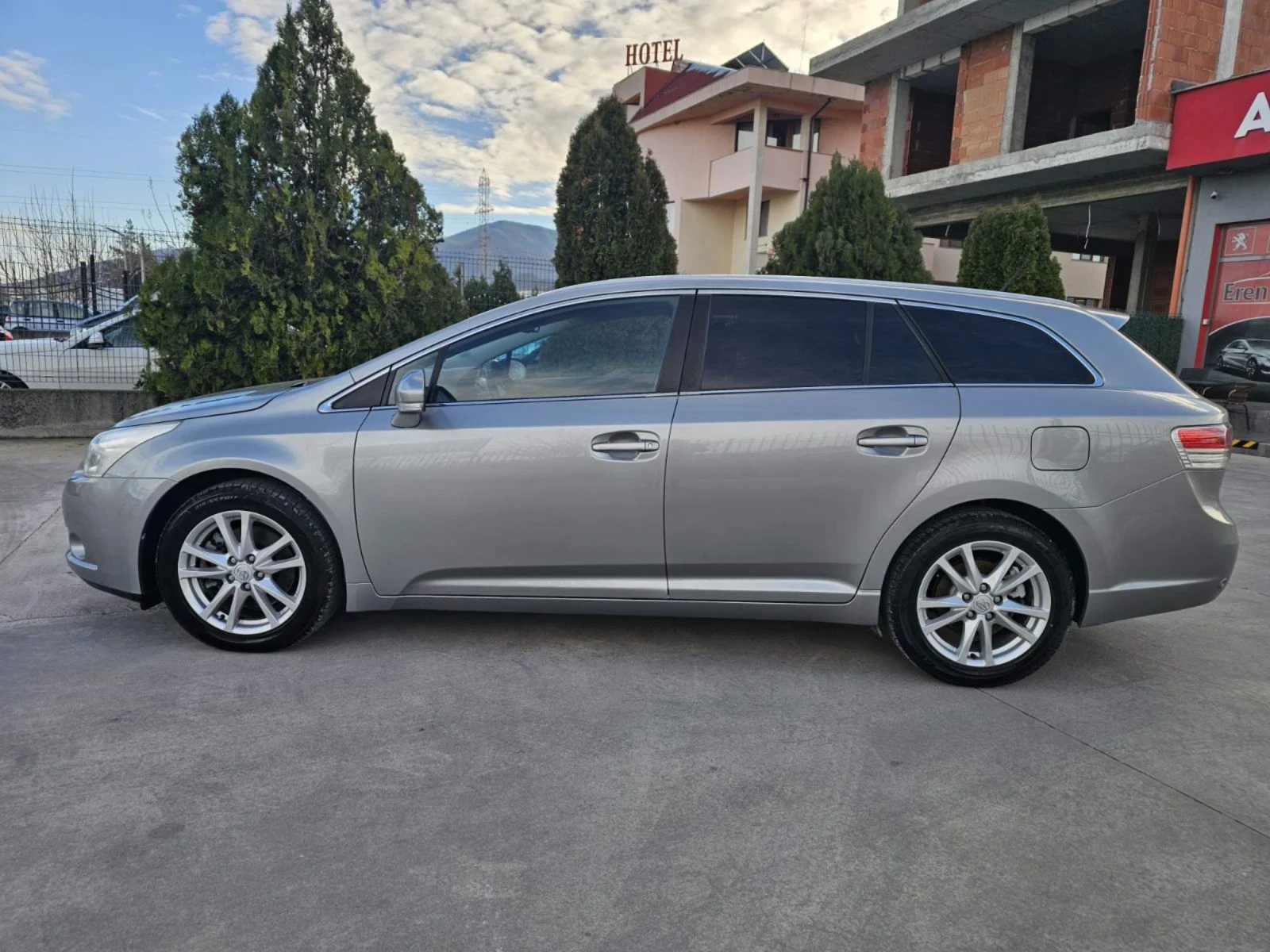 Toyota Avensis 2.2 D-4D/150 к.с. - изображение 3