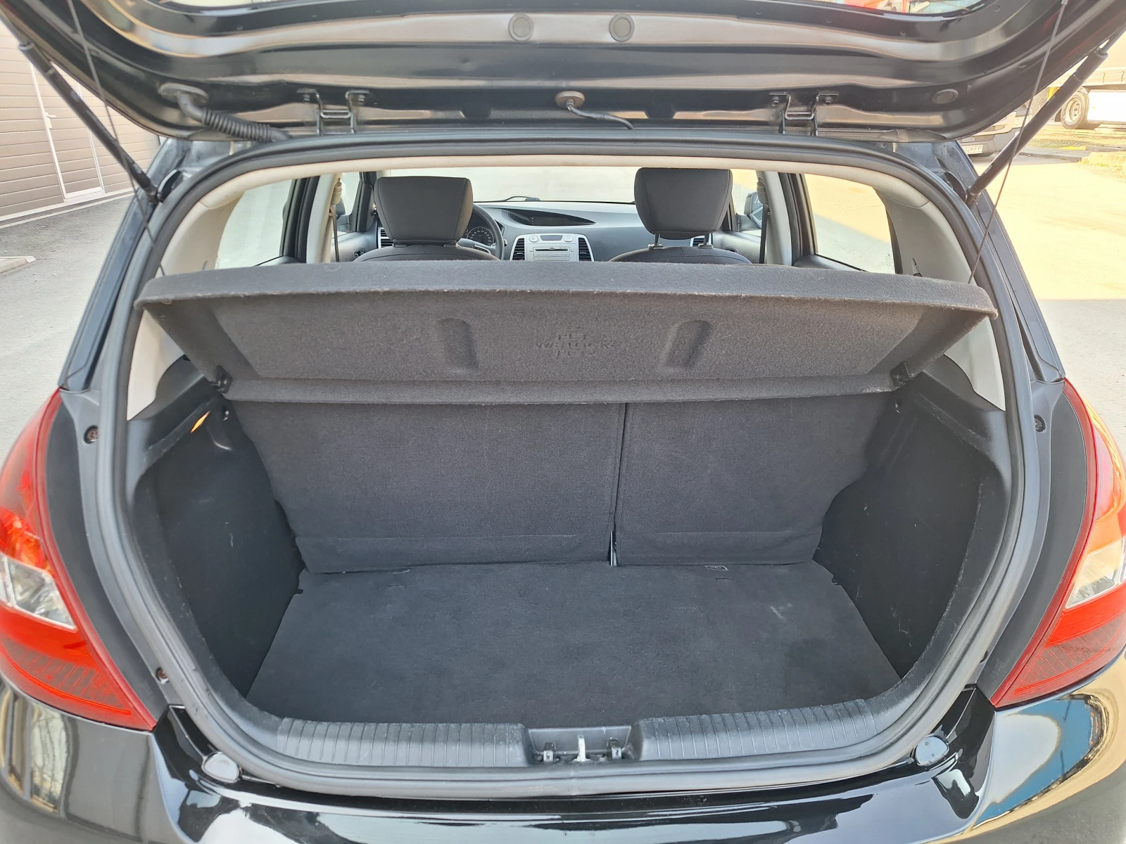 Hyundai I20 ОБСЛУЖЕН ТОП ОФЕРТА, снимка 14 - Автомобили и джипове - 53898583