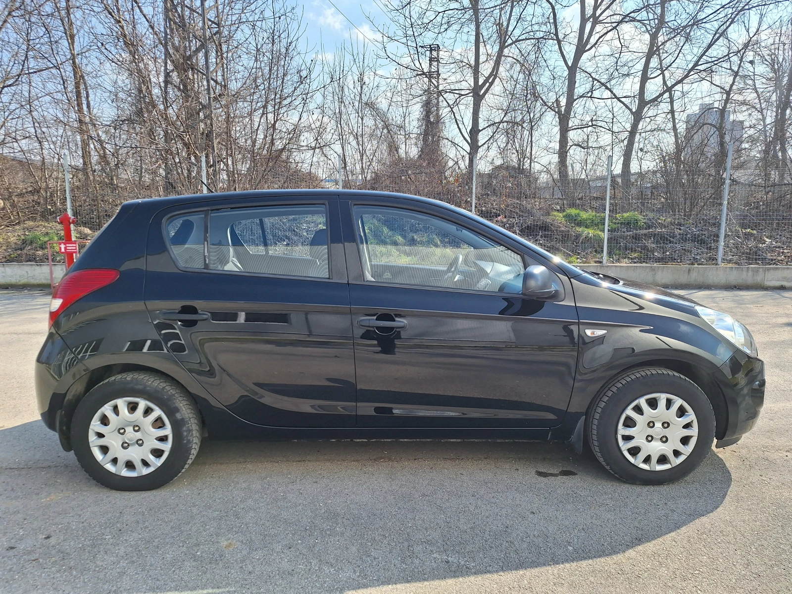 Hyundai I20 ОБСЛУЖЕН ТОП ОФЕРТА, снимка 4 - Автомобили и джипове - 53898583