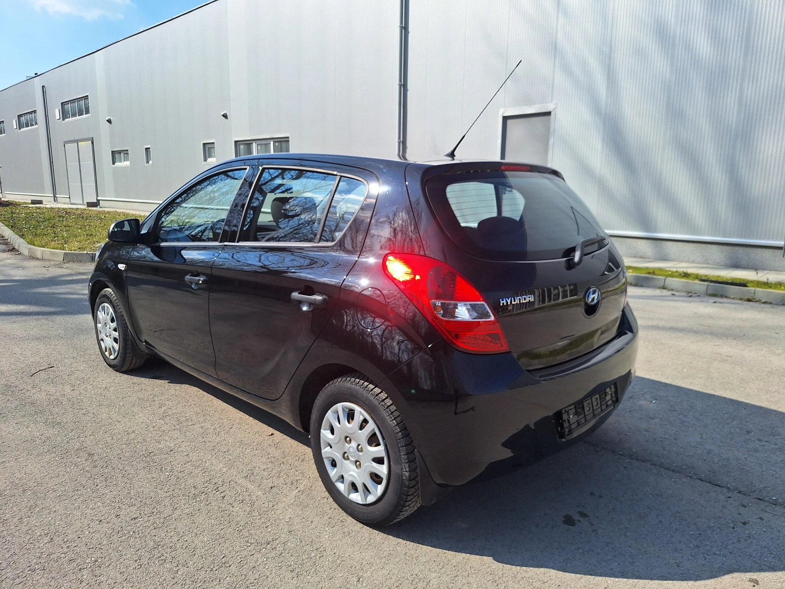 Hyundai I20 ОБСЛУЖЕН ТОП ОФЕРТА, снимка 7 - Автомобили и джипове - 53898583